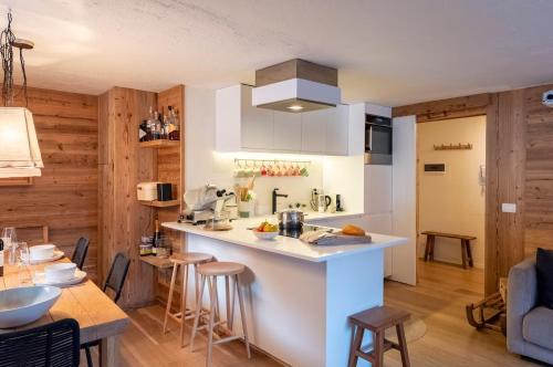 Casa Giardini in Dolonne - by Happy Rentals