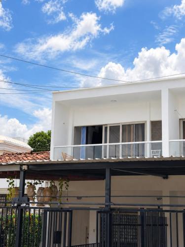 Bien ubicado 3 -habitaciones 3- Aires