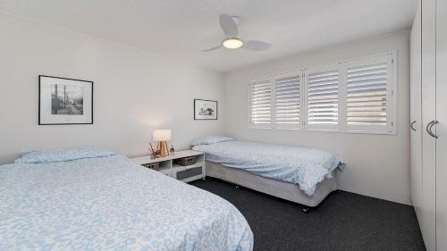Seascape U1 Golden Beach Retreat with Ocean Views - image 5