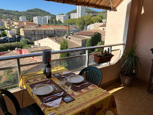 Sunny Balcony Apartment in Vallauris Near Cannes & Antibes