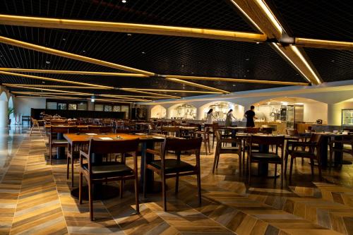 Ecoland Hotel, World Hotel Elite near Byeonggot-Oreum