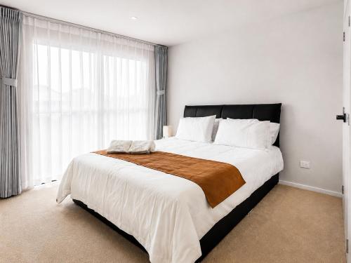 Stylish Hobsonville & Walk to the Beach in 賀生維爾