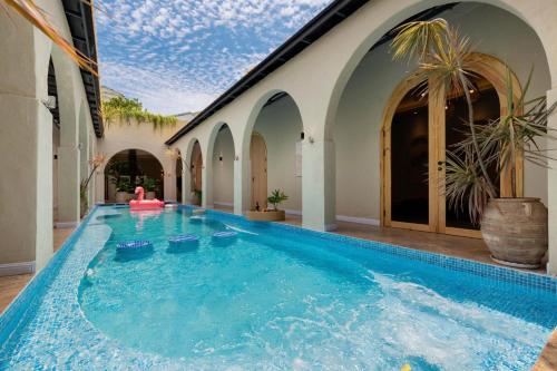 Casa Villa Bali Hồ Bơi Vũng Tàu Gần Cột Cờ Bãi Sau - 8 Phòng Ngủ - image 3