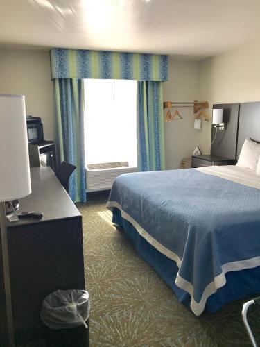 Days Inn & Suites by Wyndham East Flagstaff