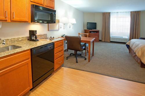 Candlewood Suites Aurora-Naperville By IHG in 奧羅拉