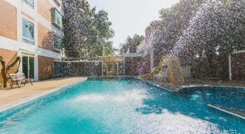 B2 Resort Boutique and Budget Hotel in San Phe Suea