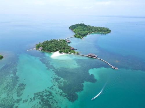 . Full Moon Private Island