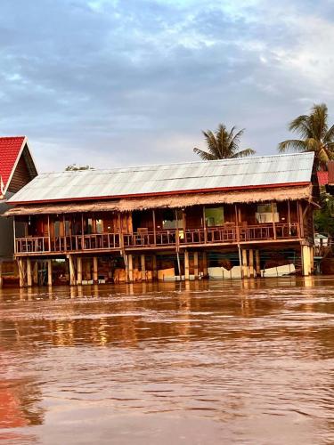 Namknong view in Muang Khong