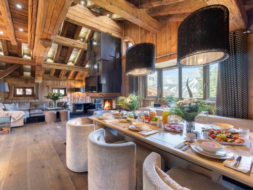 Cosy chalet, superb view at foot of slopes