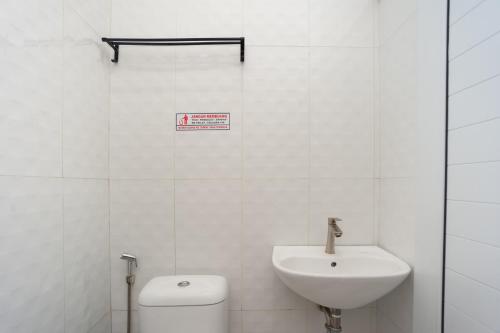 Urbanview Hotel Bong Gajah Lampung Room Type - Standard Double Room