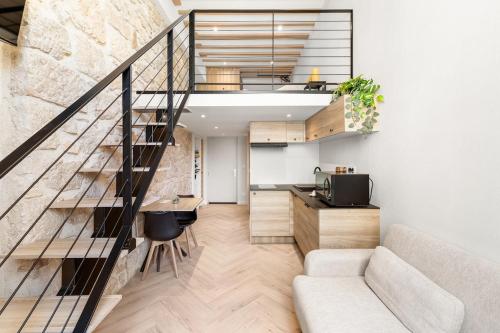 Maison Foch Stone Loft Premium Studio