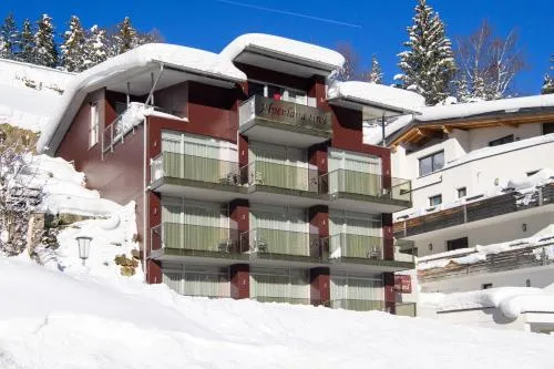 Hotel Alpenland in Sankt Anton am Arlberg, Österreich