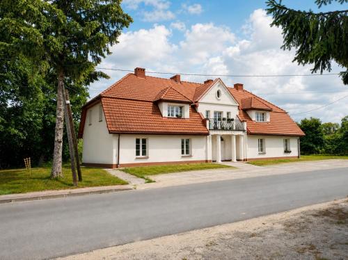 Pałac Popielów w Kurozwękach, Budynek dawnej Rządcówki (Palac Popielow w Kurozwekach, Budynek dawnej Rzadcowki) in Kurozweki