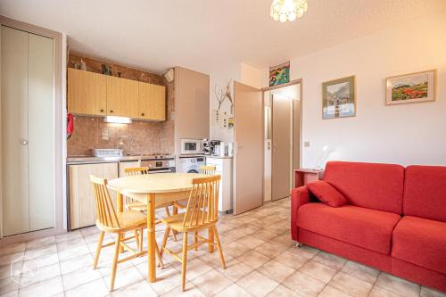 Résidence Saint Sebastien - Charmant appartement 2 pièces en étage avec une belle vue dégagée sur les montagnes MAE-0873