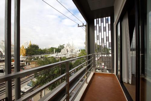 777 Food & Bed thumbnail 4