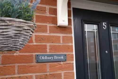 Oldbury Brook 2-Bed Retreat near the Cotswolds in Eastington