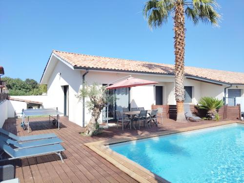 Villa familiale avec piscine chauffée calme proche du centre