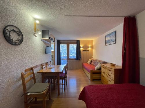 Studio cosy, animaux OK, vue sur station
