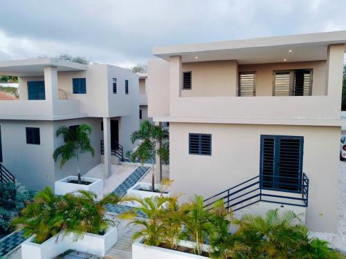 Vivaldi Breeze Villa with Pool & View - image 2