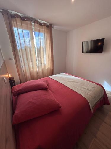 Belle chambre lumineuse avec salle de bain in Вальфрамбер