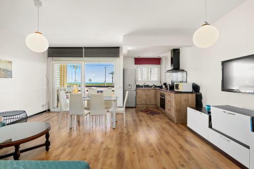 WELCS APARTAMENTO 458 EMP frente al Mar