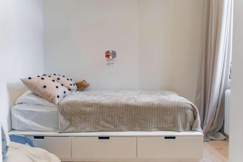 Scandinavian Apartment in Central Stockholm - image 2