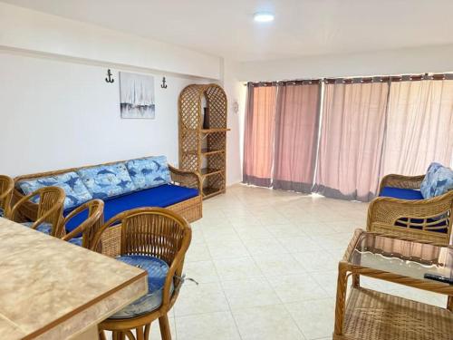 Apartamento en Res Arcoiris, Tucacas, Frente al Mar, Balcon, Piscina y Playa Privada in 보카 데 아로아