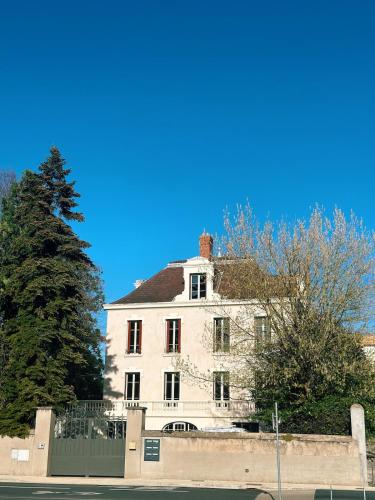 La maison en bord de Saône - RIVE GAUCHE (La maison en bord de Saone - RIVE GAUCHE) in Neuville-sur-Saone