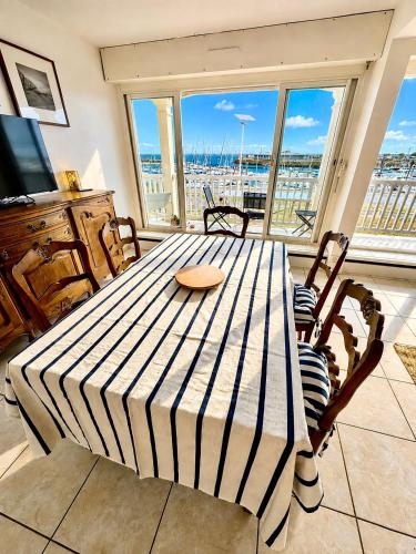Bright apartment with balcony