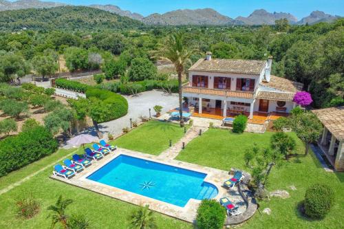 Villa Busqueroles by Villa Plus