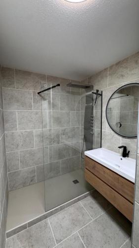Biarritz proche gare - balcon & parking privé
