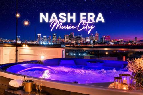 NEW Nash Eras - 15 Beds - Hot Tub on Rooftop Deck