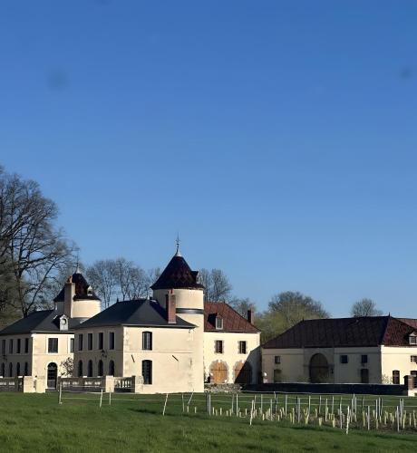 Exterior view, Chambre Fontaine 3 -Grange Arthuis in Lavau (Burgundy)