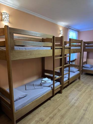 1 bunk bed