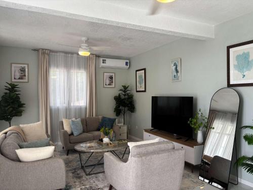 Castaways Haven Apt Few steps from Mero Beach in Mero