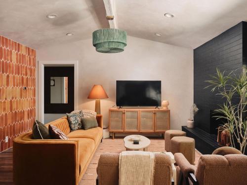 Casa Peña Designer 3BR Retreat w Fire Pit
