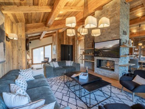 Chalet familial avec piscine et animaux admis proche pistes - FR-1-568-37