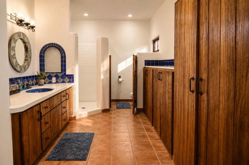 Bathroom, Casa Maria - Gated 2 Bd House w Private Pool, Short Walk to Beach near Los Barriles in Buenos Aires
