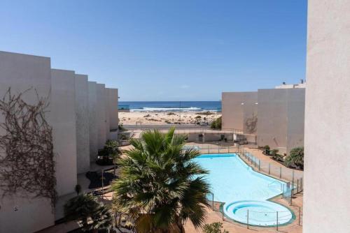 SOL Y PLAYA El Cotillo beachfront with pool & ocean views