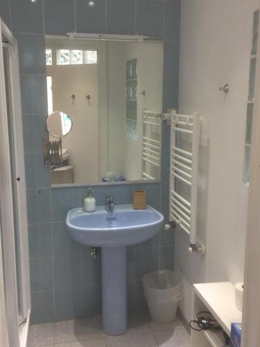 Standard Suite image 4