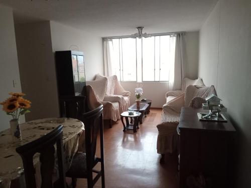 Alquilo departamento amoblado 3 dormitorios 6to piso con ascensor Surquillo