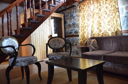Gioras Hotel in Palaios Agios Athanasios