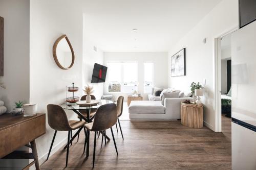 The Hollywood Highline 2 bed Apt WITH FREE PARKING in Hollywood