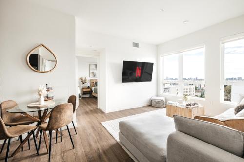 The Hollywood Highline 2 bed Apt WITH FREE PARKING in Hollywood
