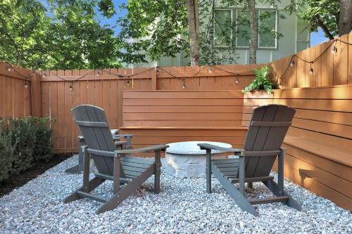 Stylish 3BR Fire Pit 10 Min to Broadway - image 2