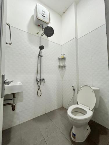 Kamar Mandi, ATURI ZAHRA HOMESTAY SYARIAH in Bandara Yogyakarta