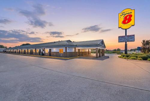 Super 8 by Wyndham Siloam Springs