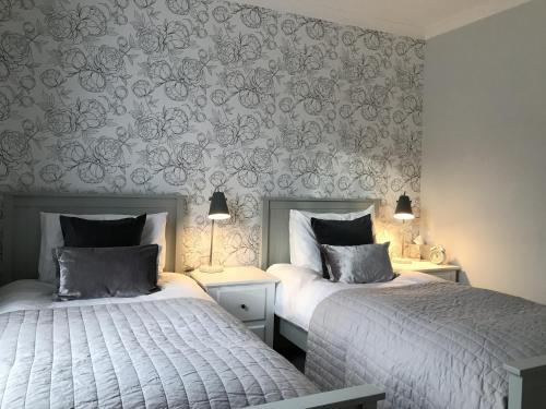 The Glastonbury Town House 5
