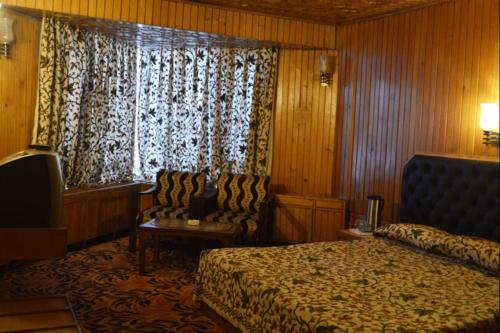 Hotel Hilltop