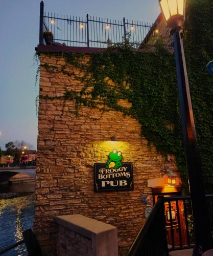 Udvendig, Froggy Bottoms River Suites in Northfield (MN)